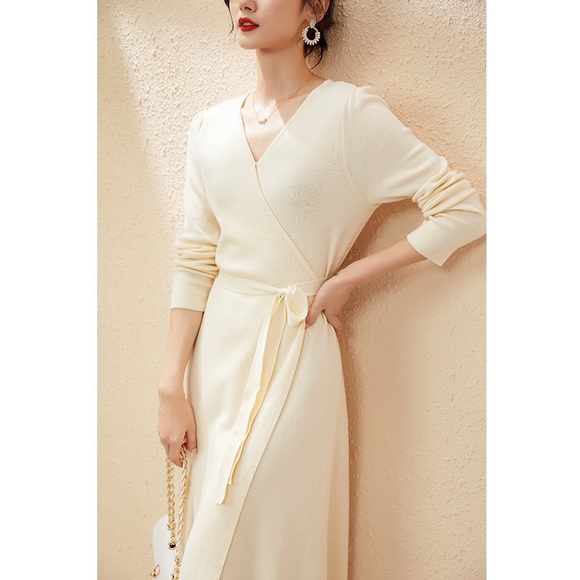 Dresses & Skirts - Slim Fit Wool Sweater Dress